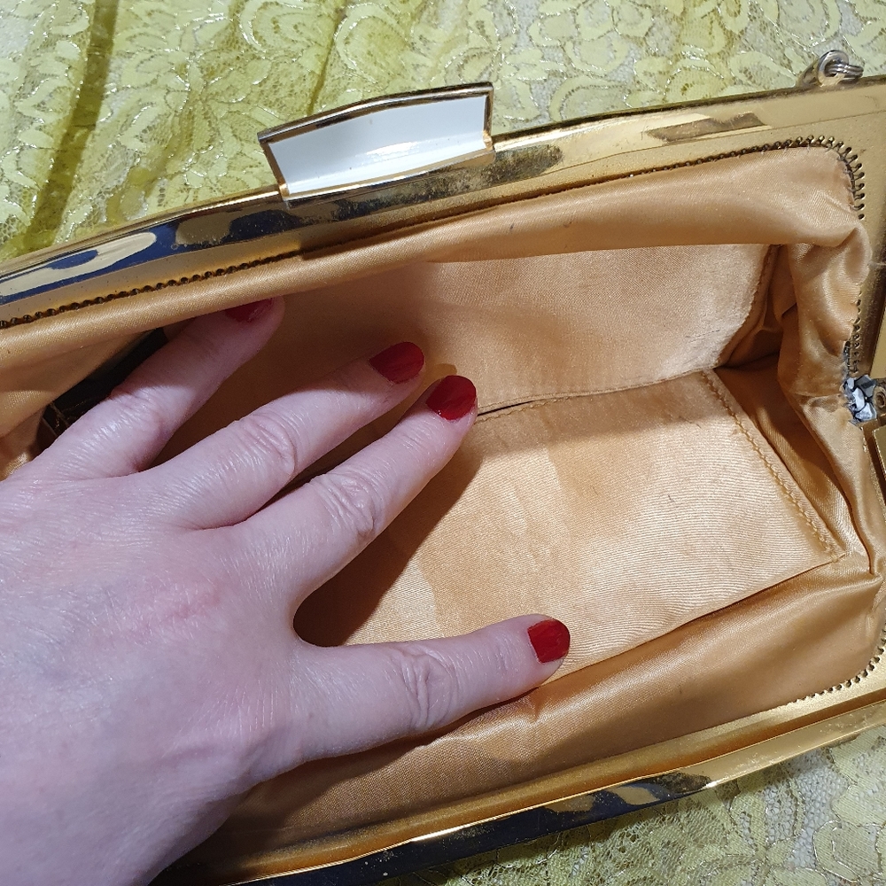 π€ 1968 Vintage GLOMESH White Evening Bag π€ - Picture 6 of 6